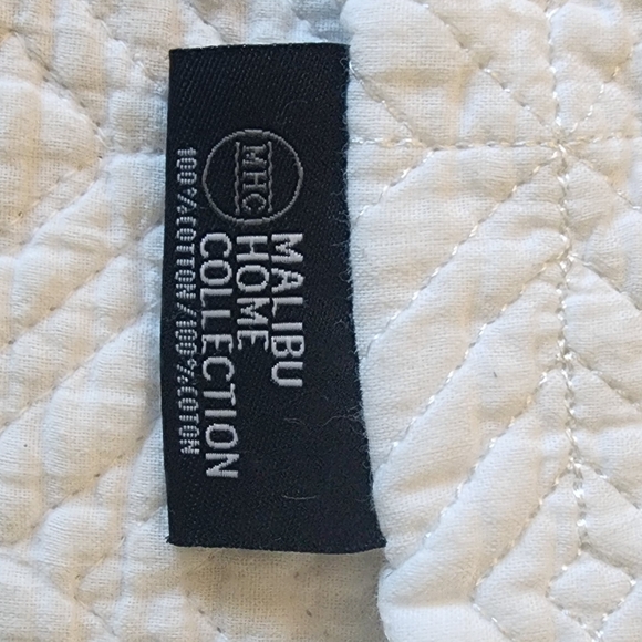 Bedspread/Quilt/Coverlet - Picture 5 of 6